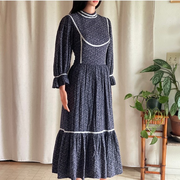 Meadows Dresses & Skirts - Anthropologie Meadows‎ Amaryllis Floral Dress Navy Cotton Prairie Cottagecore 10